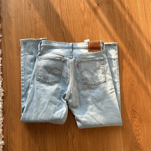 Levis wedge - Picture 2 of 3